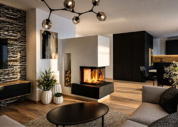 Kamin mit Feuertischblock
